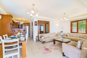 House - Villa Kuluhana With 3 Bedrooms and 3 Bathrooms (Kaş)