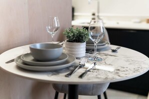 Dining - Stunning 2 BED Manchester Apartment w City Views (Manchester)
