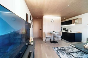 Interior - Stunning 2 BED Manchester Apartment w City Views (Manchester)