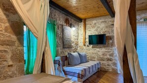 アパートメント (One Bedroom Apartment)