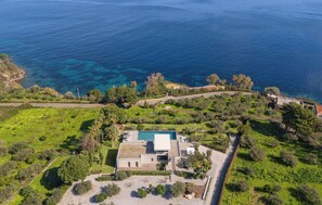 Exterior - Luxury, infinity pool, sauna, seaview, movie theater, bar, park (Milazzo)