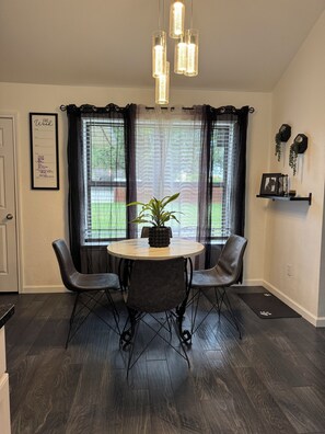 Dining - Red Raven – RLS Collection (Euless)