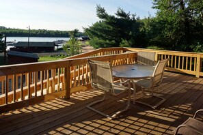 Outdoor dining - 4-bedroom cabin on Lake Vermilion (Buyck)