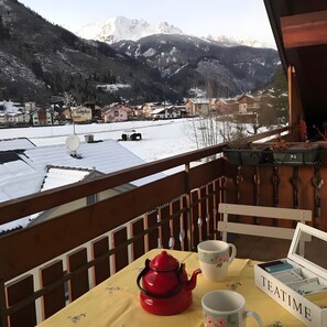 Outdoor dining - Holiday Apartment 'Mansarda Morsich' (Predazzo)