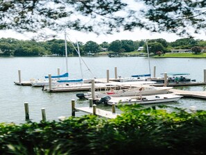 Marina - Escape to a Peaceful Room Perfect for Slow, Serene Mornings + Marina & Courtyard (Lancaster County)