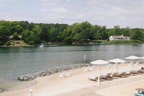 Beach - Escape to a Peaceful Room Perfect for Slow, Serene Mornings + Marina & Courtyard (Lancaster County)