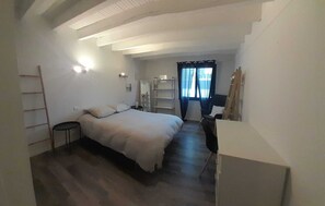 4 bedrooms, iron/ironing board, WiFi, bed sheets - Lovely spacious villa close to all amenities with swimming pool and garden. (Soorts-Hossegor)
