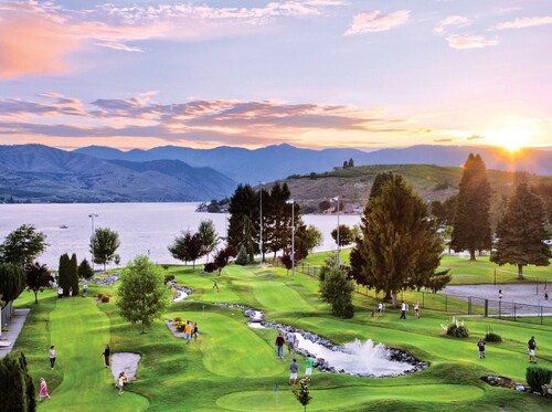 Lake Ozarks | Romantic Lake Retreat | Pool + Lake
