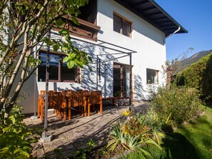 Outdoor dining - Hochtenn Lodge in Zell am See by Interhome (Zell am See)