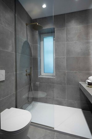 Hair dryer, towels, soap, toilet paper - Porta Reale Suite by Corfuescapes (Kerkira)