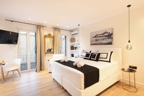 1 habitación, tabla de planchar con plancha, internet y ropa de cama 