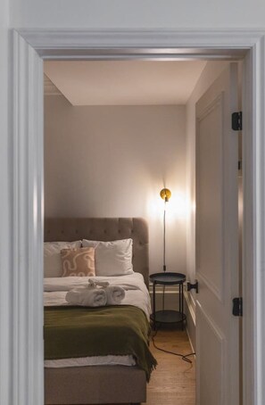 3 bedrooms, desk, iron/ironing board, free WiFi - Apartments on Lincoln. Downtown Montreal (Montreal)