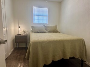 Room - 3-bedroom cottage in Central Lubbock l 8 mins to TTU and medical district (Lubbock)