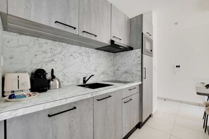 Apartment | Private kitchen - Elegant Appt - 1bdr/2p - Near Paris & La Defense (Suresnes)
