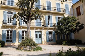 Apartment | Exterior - Modern, A/C Apartment - 2bdr/4p - Cannes/beach (Cannes)