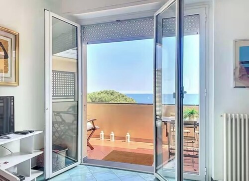 Roses House - One Bedroom Apartment, Sleeps 2