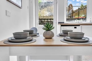 Dining - Peak View Terrace 2BR in Buxton, Peak District with Parking (Buxton)
