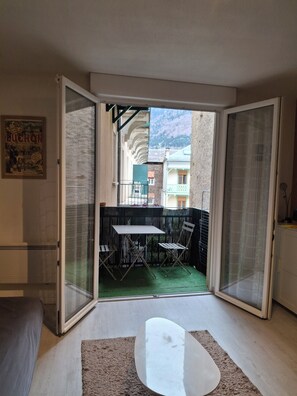 Interior - Nice, central but quiet T2 with private parking and elevator (Bagnères-de-Luchon)