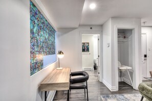 Interior - Modern 2BR in Le Village | Sleeps 6 (Montreal)