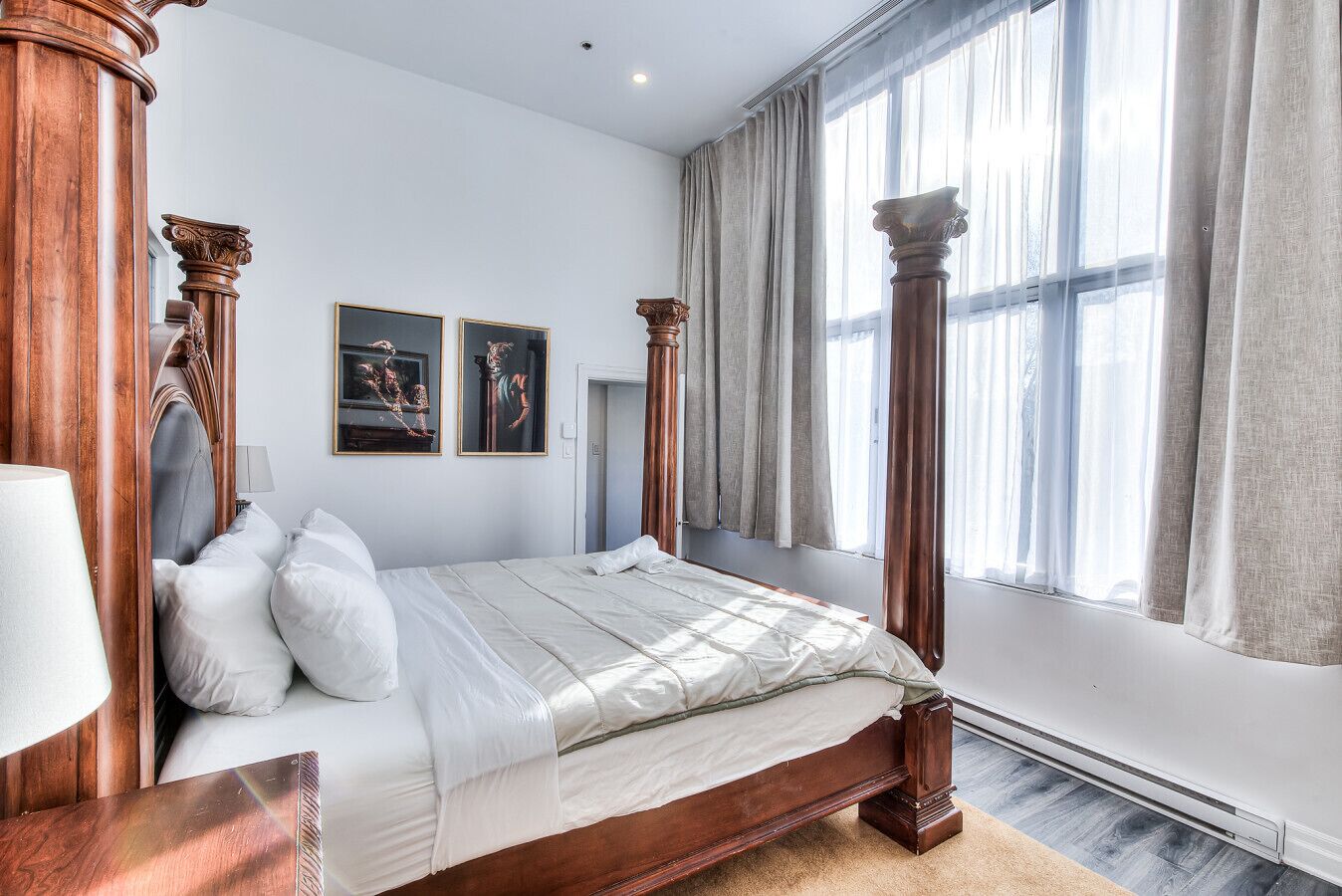 Desk, iron/ironing board, WiFi, bed sheets