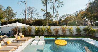 Luxury Heated Pool Home, Epic Game Room-Sleeps 22!