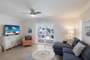 Living area - Charming Coastal Stay on Anna Maria Island (Bradenton Beach)