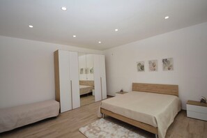 Room - Wonderful private villa for 6 guests with private pool, A/C, WIFI, patio and pets allowed (Comiso)