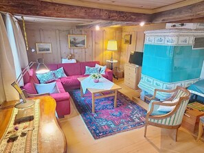 Living area - Wonderful private villa for 11 guests with WIFI, TV, patio, pets allowed and panoramic view (Marbach)