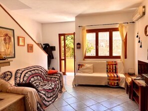 Living Room - Del sorriso e delle rondini by Interhome (Villasimius)