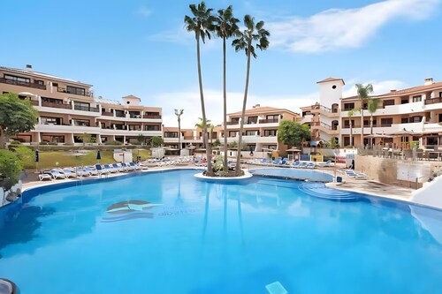 Vacation Apartment 'Albatros Park' with Shared Pool, Wi-Fi, and Air Conditioning