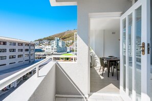 Apartment (2 Bedrooms) | Interior - Monreith 406 (Cape Town)