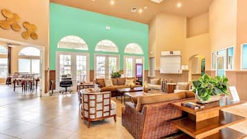 House (6 Bedrooms) | Interior