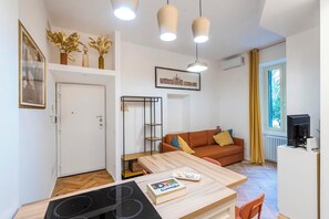 TV - Casa Crilù by BarbarHouse (Roma)