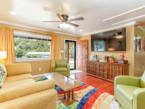 Living area - Spacious•Quiet Area• Perfect for Work/Family Stays (Spring Lake)