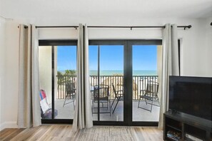 Smart TV, books - Beachfront Getaway with Resort-Style Pool (Madeira Beach)