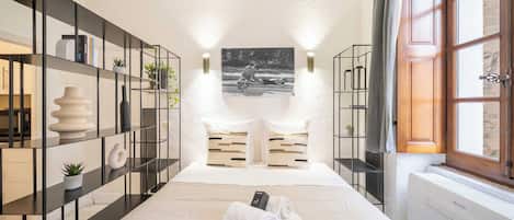 House | 1 bedroom, iron/ironing board, bed sheets