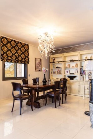 Dining - Elegant Nian Villa Sea - Luxury Stay in Drosia, Chalkida (Chalkida)