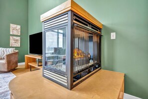 Interior - City Escape Penthouse - Free Parking 247 gym (Cleveland)