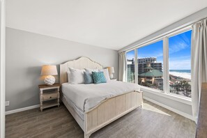 1 bedroom, iron/ironing board, free WiFi, bed sheets - Beachfront Balcony ~ Pool (Miramar Beach)