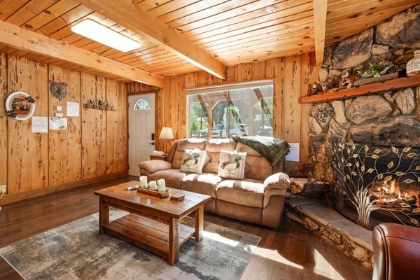 Basic House, Patio, Mountain View | Living area | Flat-screen TV, fireplace
