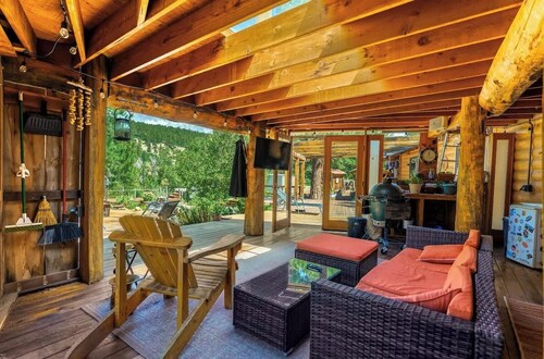 San Juan River Bend Luxury Cabin - Riverfront!
