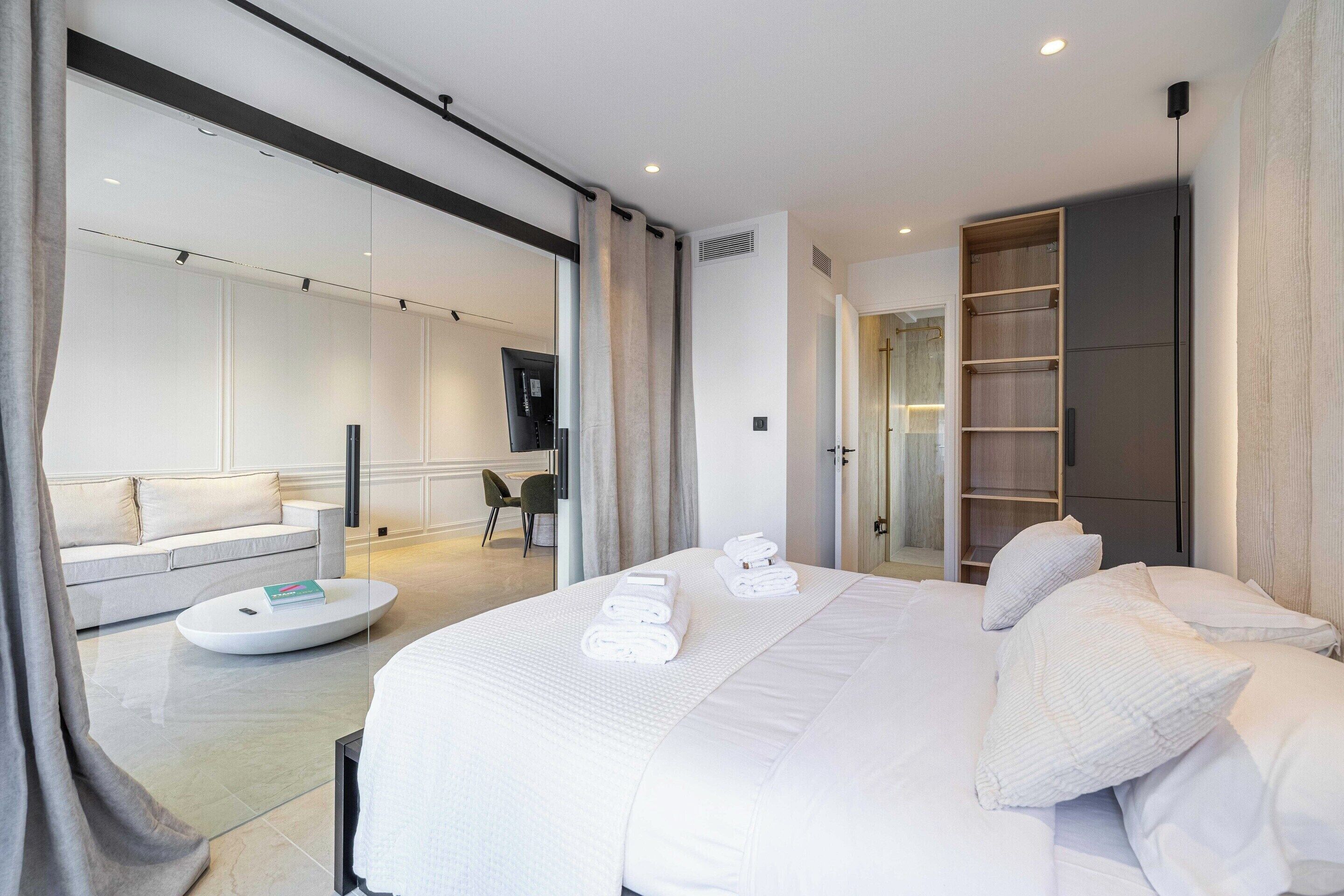 Apartment | 2 bedrooms, laptop workspace, iron/ironing board, bed sheets