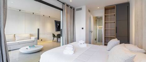 Apartment | 2 bedrooms, laptop workspace, iron/ironing board, bed sheets
