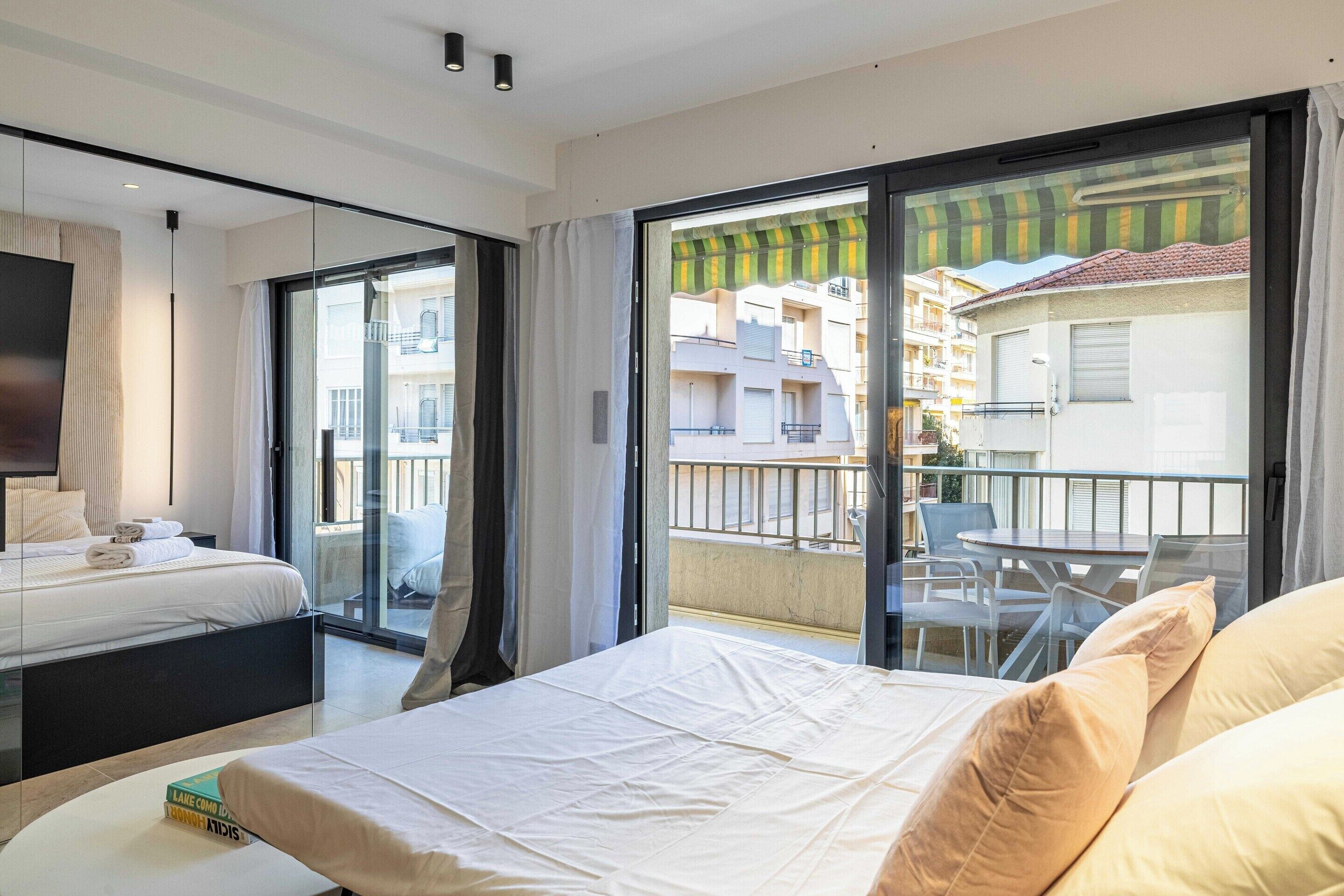 Apartment | 2 bedrooms, laptop workspace, iron/ironing board, bed sheets