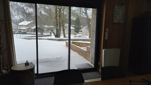 Interior - Gîte Tima for 12 Guests – Spacious House with Mountain View (Orgeix)