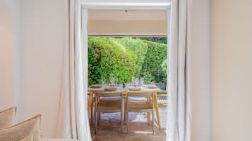 Apartment | Dining
