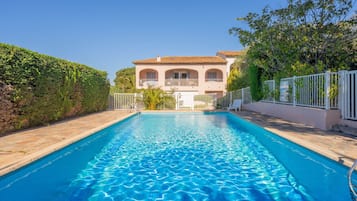 Apartment | Pool | Outdoor pool