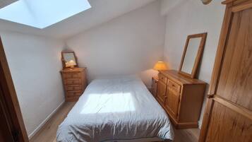 2 habitaciones, tabla de planchar con plancha y wifi