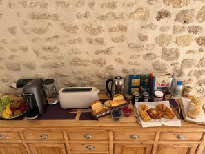 Free daily continental breakfast