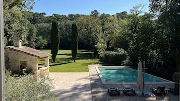 Deluxe Quadruple Room | Pool